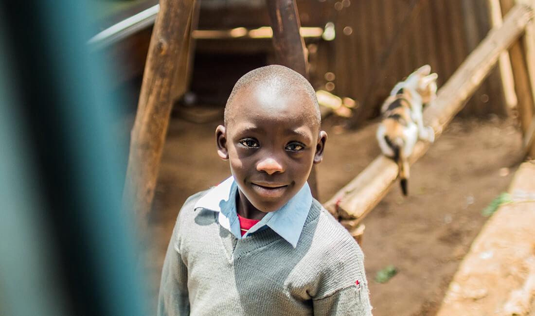 kid in the kibera slum