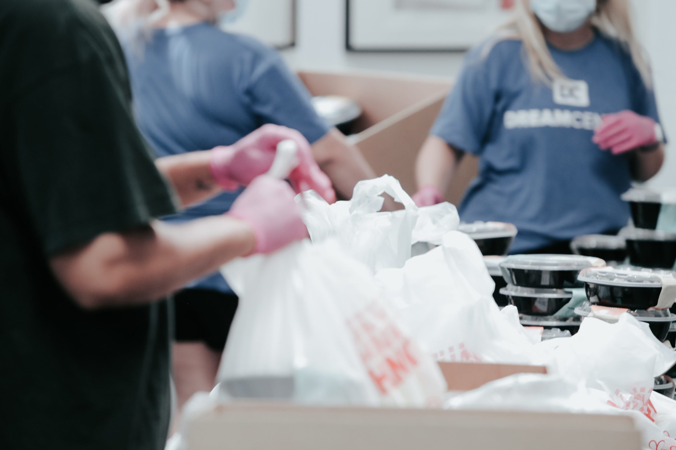 10 giving season ideas for your company to give back this giving season